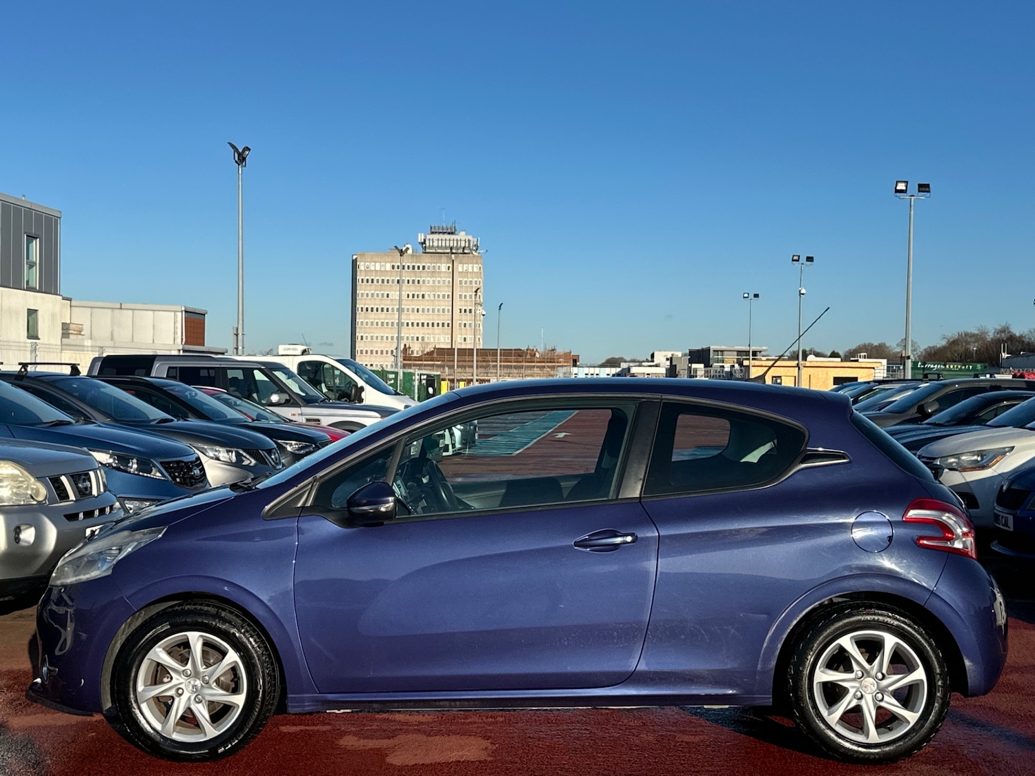 Used Peugeot 208 2013 for sale - 76879381: Photo 10