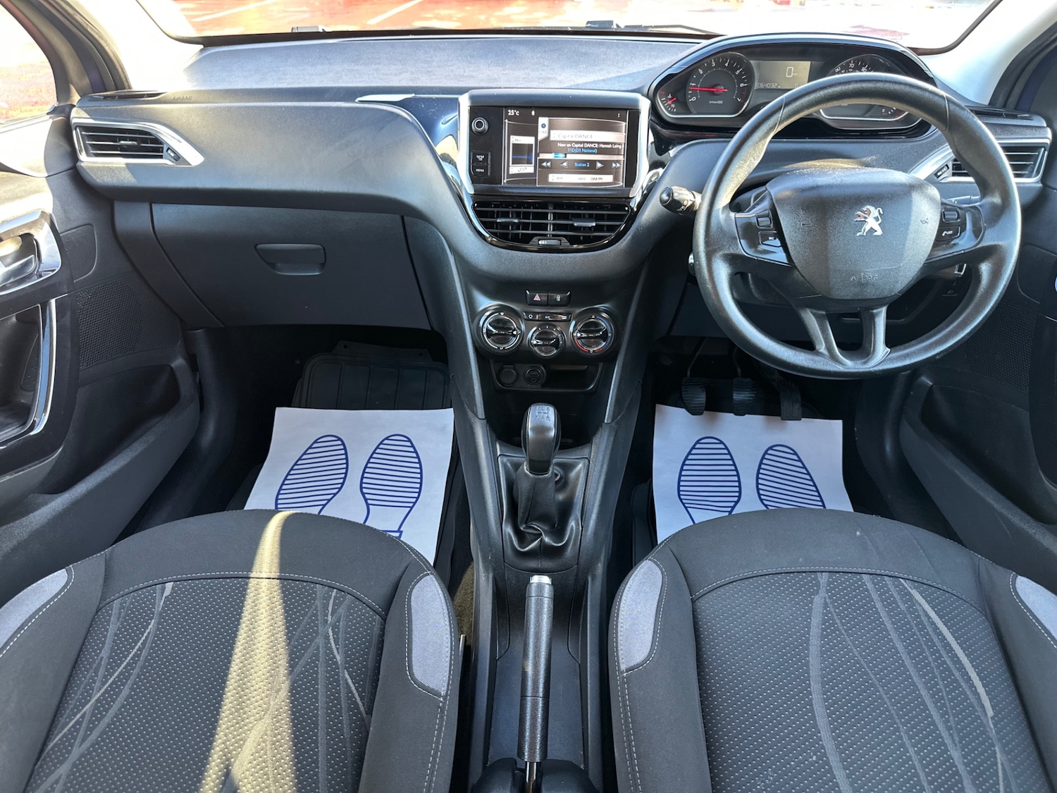 Used Peugeot 208 2013 for sale - 76879381: Photo 14