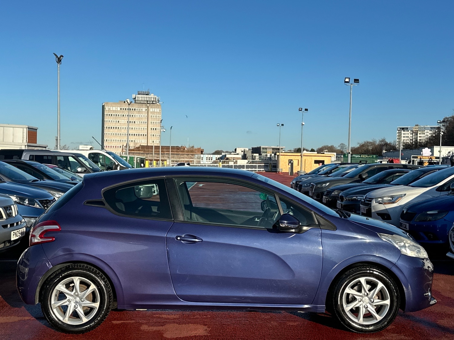 Used Peugeot 208 2013 for sale - 76879381: Photo 9
