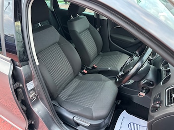 Used Volkswagen Polo 2017 for sale - 76507340: Photo