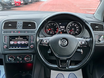 Used Volkswagen Polo 2017 for sale - 76507340: Photo