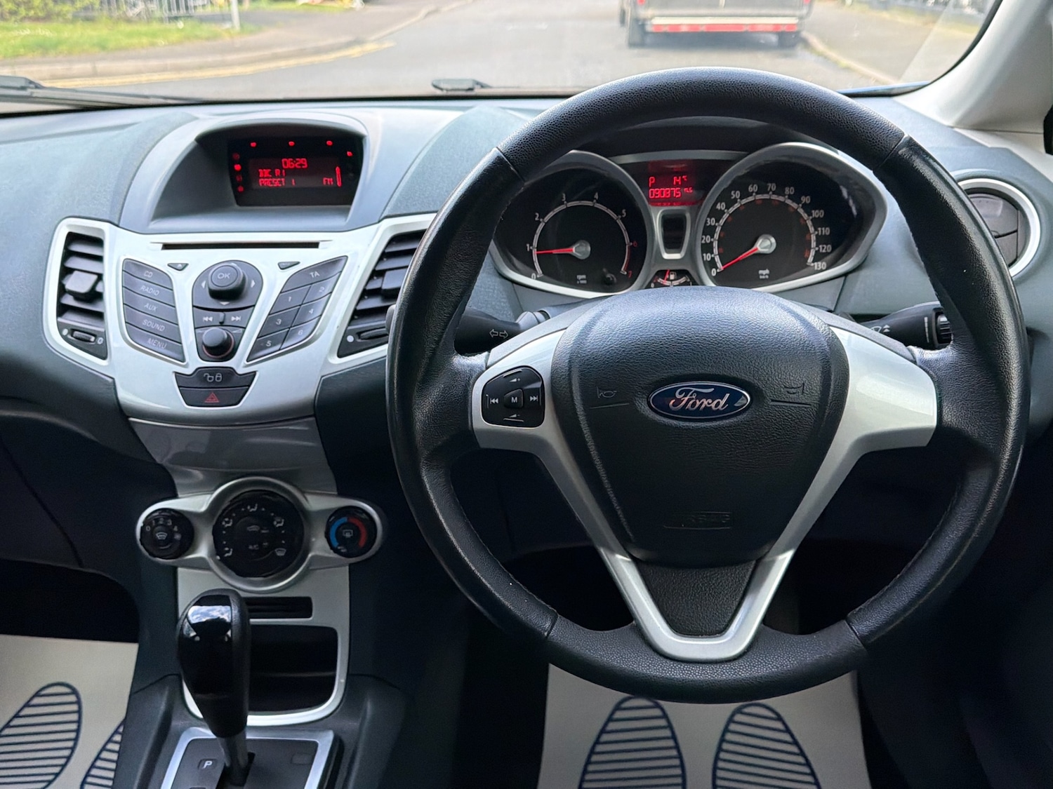 Used Ford Fiesta 2010 for sale - 78183270: Photo 4