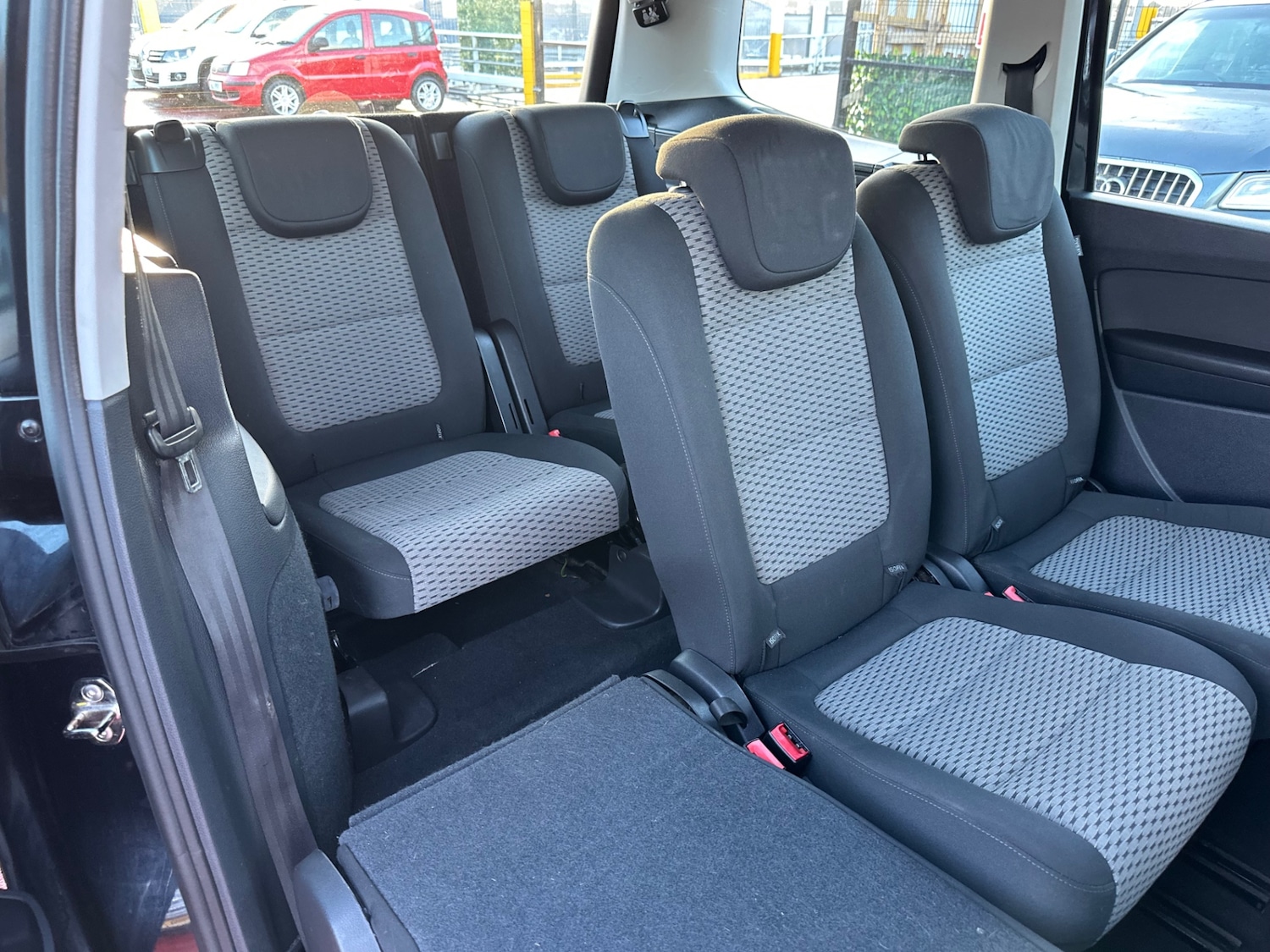 Used Volkswagen Sharan 2011 for sale - 77563468: Photo 17