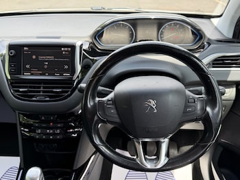 Used Peugeot 2008 2018 for sale - 79162278: Photo