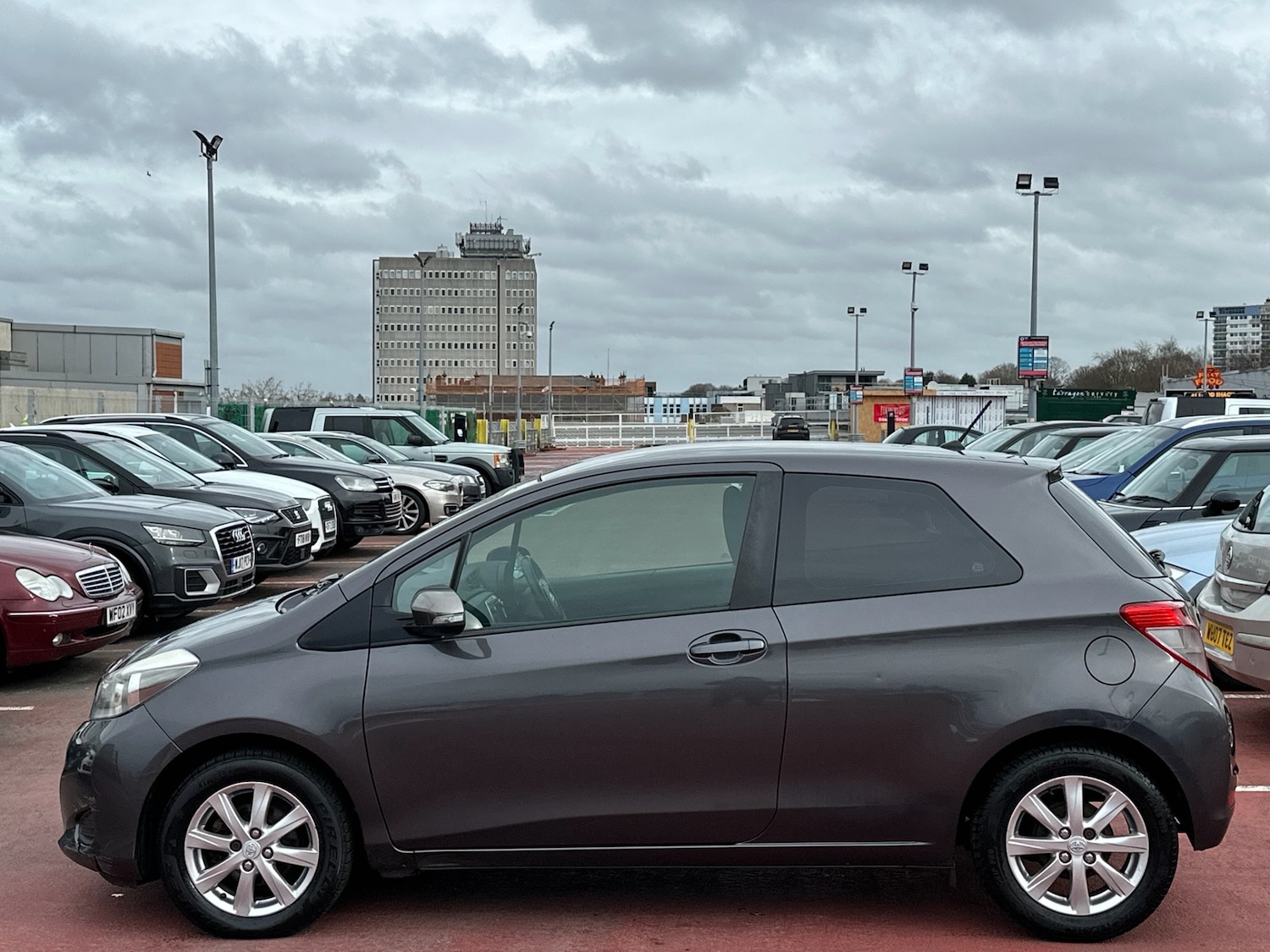 Used Toyota Yaris 2013 for sale - 77675425: Photo 11