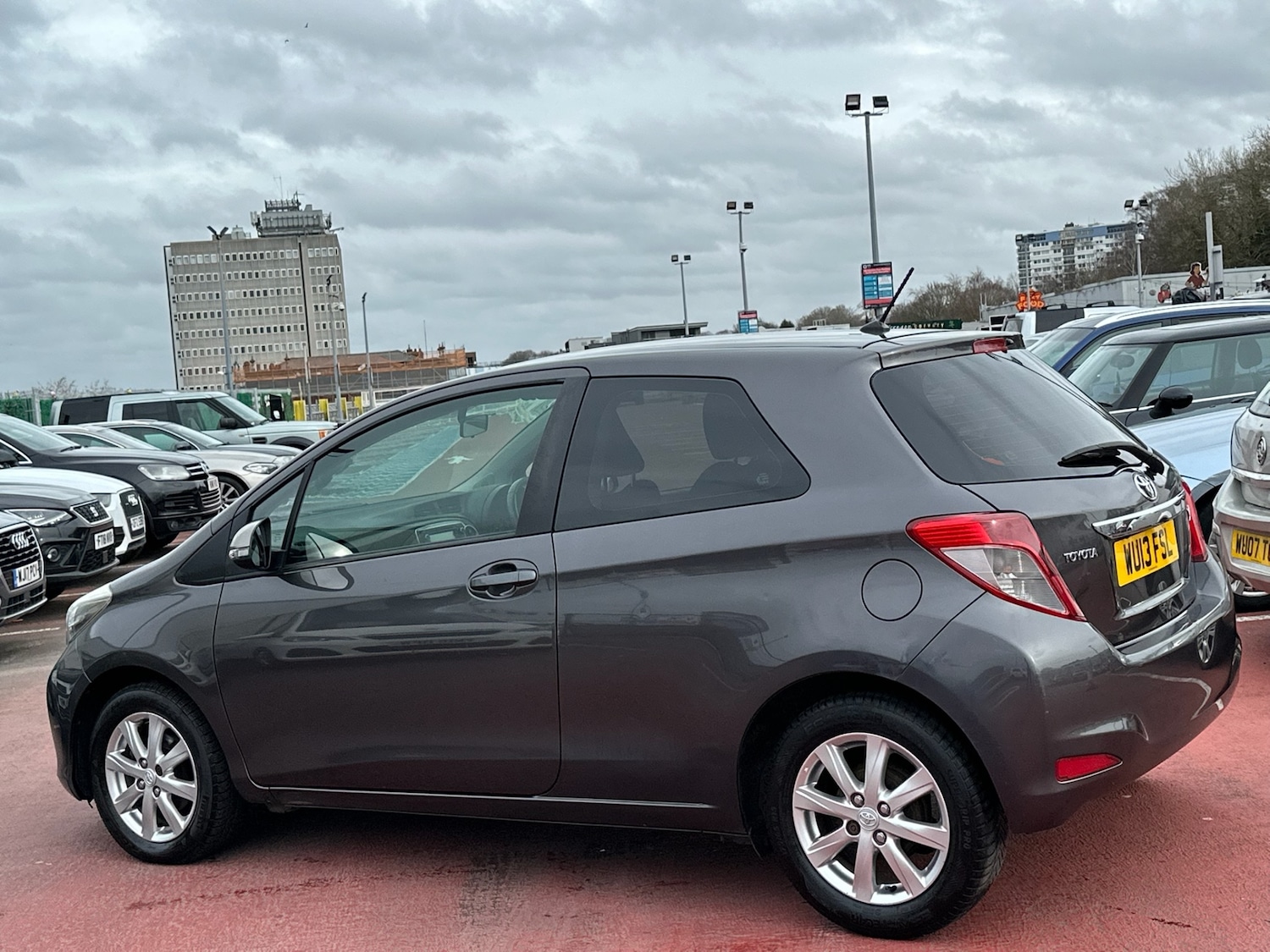 Used Toyota Yaris 2013 for sale - 77675425: Photo 2