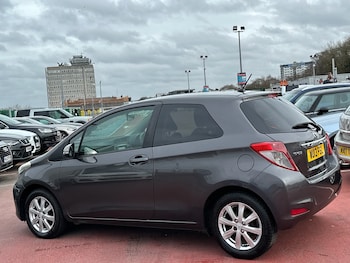 Used Toyota Yaris 2013 for sale - 77675425: Photo