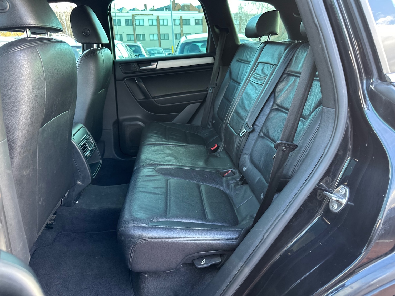 Used Volkswagen Touareg 2011 for sale - 77460848: Photo 15