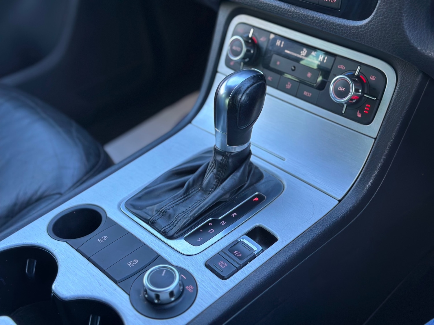 Used Volkswagen Touareg 2011 for sale - 77460848: Photo 19