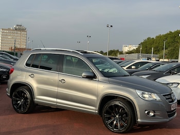2009 (59) - 2.0 TDi R-Line 5dr Auto - PANROOF - 05/2026 MOT