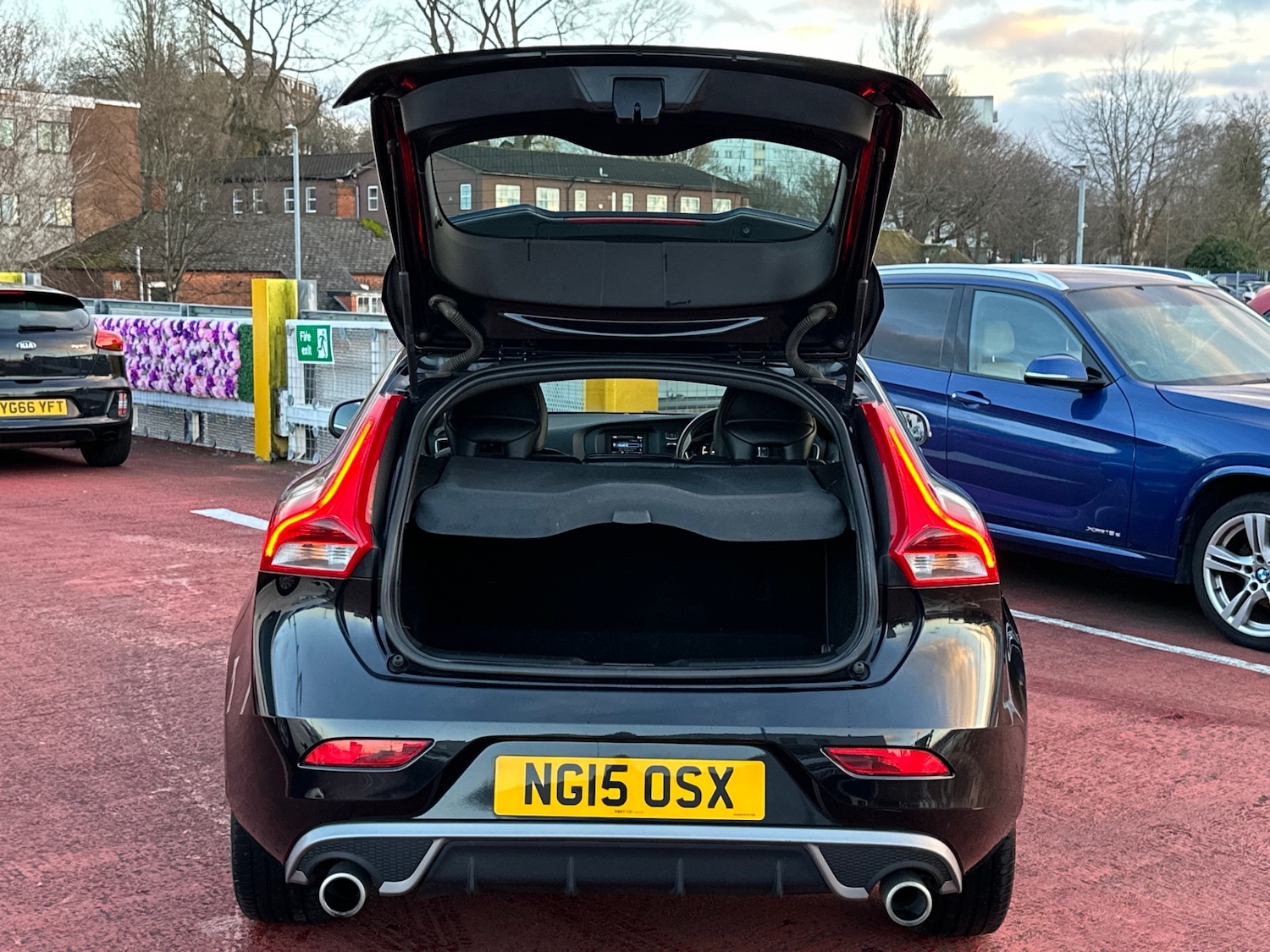 Used Volvo V40 2015 for sale - 76963800: Photo 11