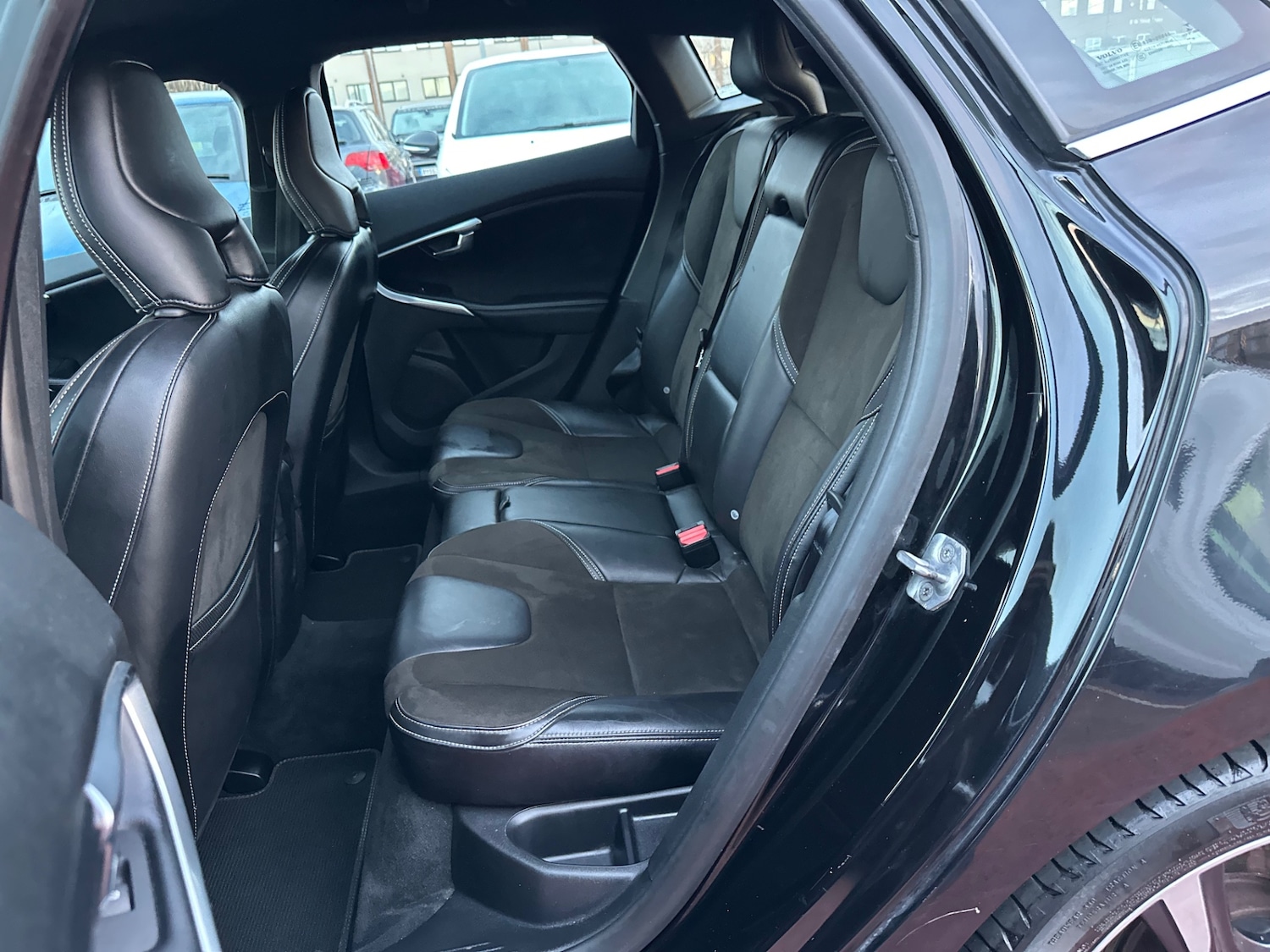 Used Volvo V40 2015 for sale - 76963800: Photo 15