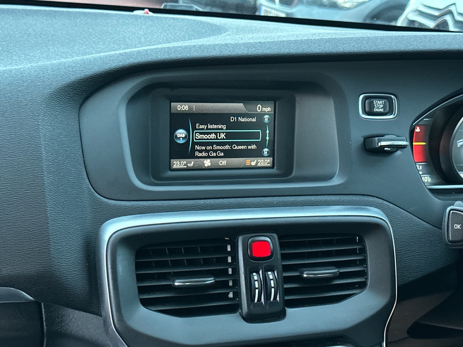 Used Volvo V40 2015 for sale - 76963800: Photo 17