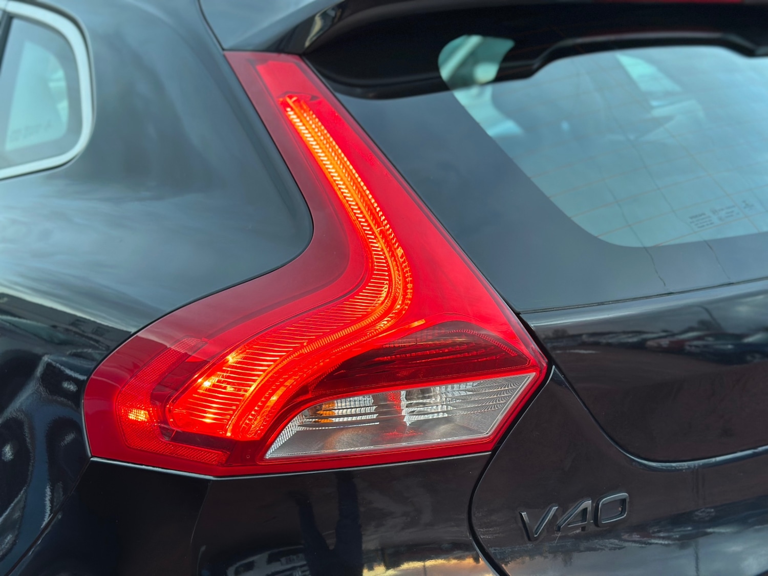 Used Volvo V40 2015 for sale - 76963800: Photo 19