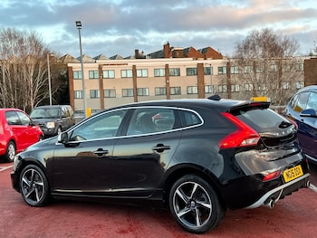 Used Volvo V40 2015 for sale - 76963800: Photo