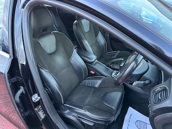 Used Volvo V40 2015 for sale - 76963800: Photo