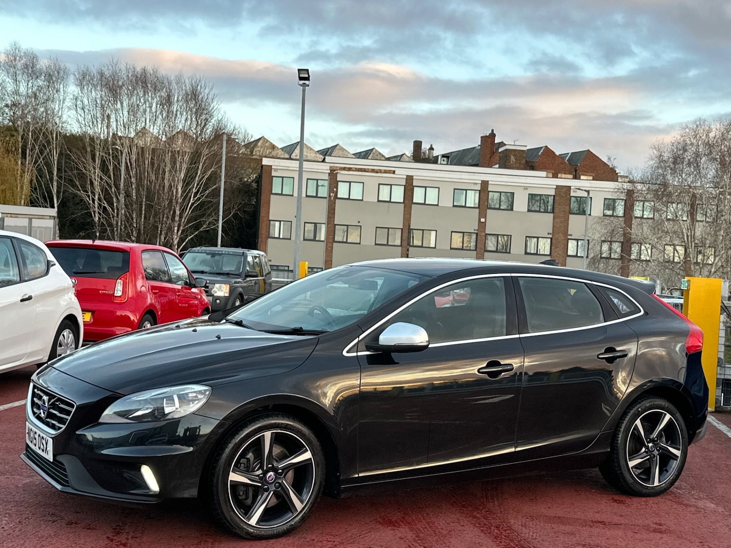 Used Volvo V40 2015 for sale - 76963800: Photo 5