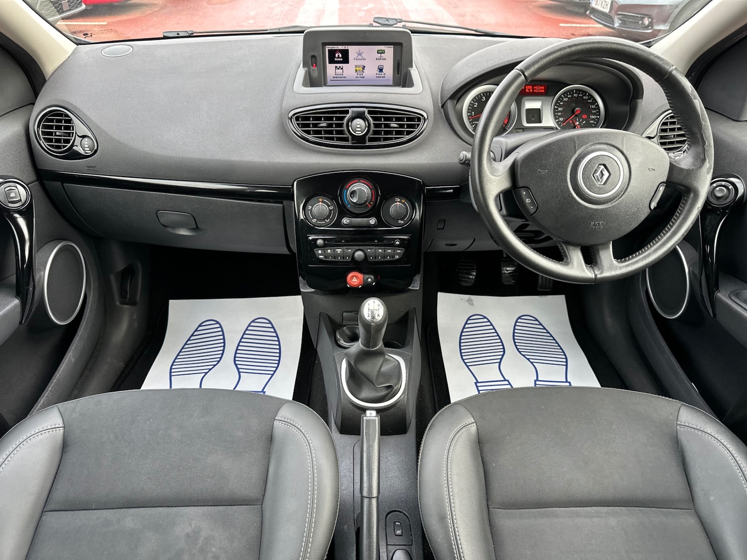 Used Renault Clio 2012 for sale - 76959749: Photo 4