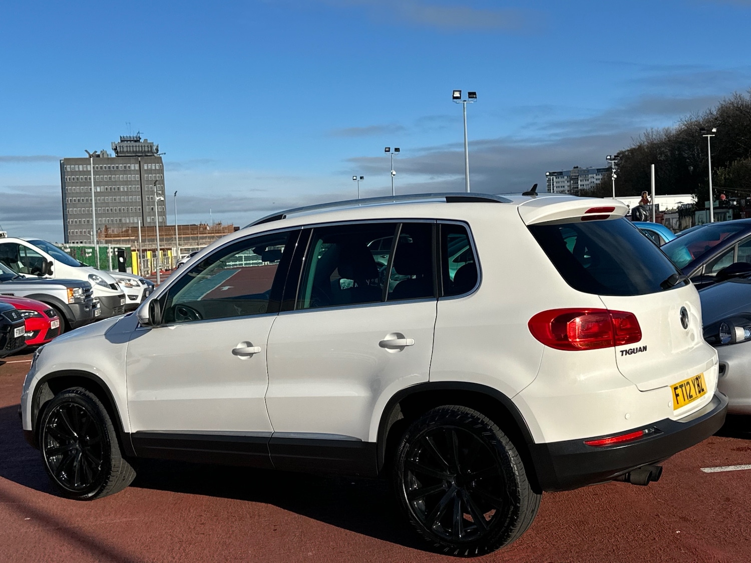 Used Volkswagen Tiguan 2012 for sale - 76706639: Photo 2