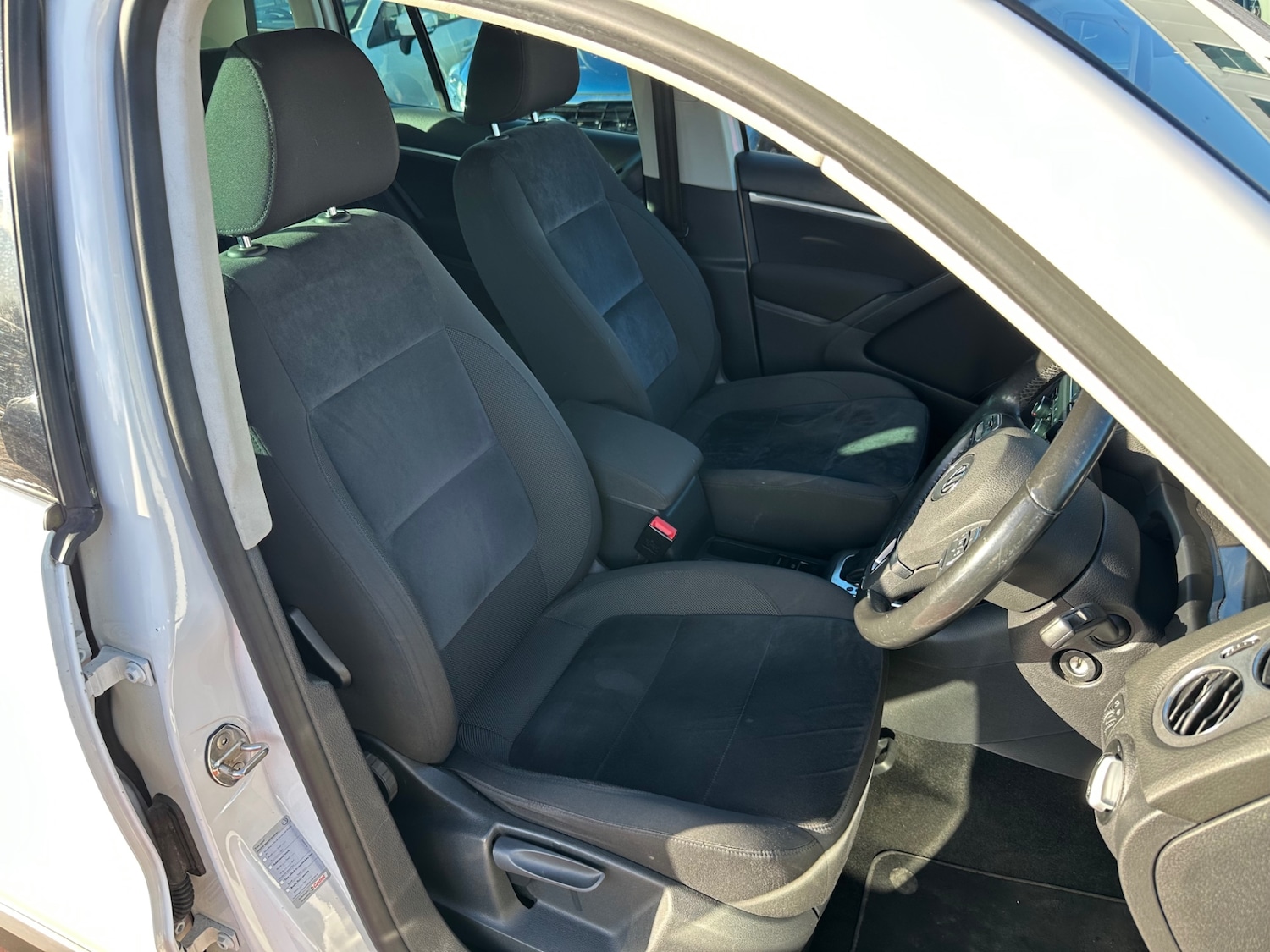 Used Volkswagen Tiguan 2012 for sale - 76706639: Photo 3