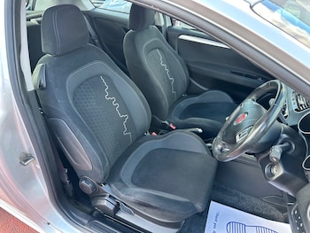 Used Fiat Punto 2016 for sale - 76046708: Photo