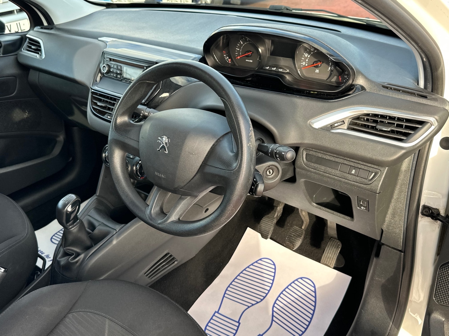 Used Peugeot 208 2014 for sale - 76742273: Photo 14