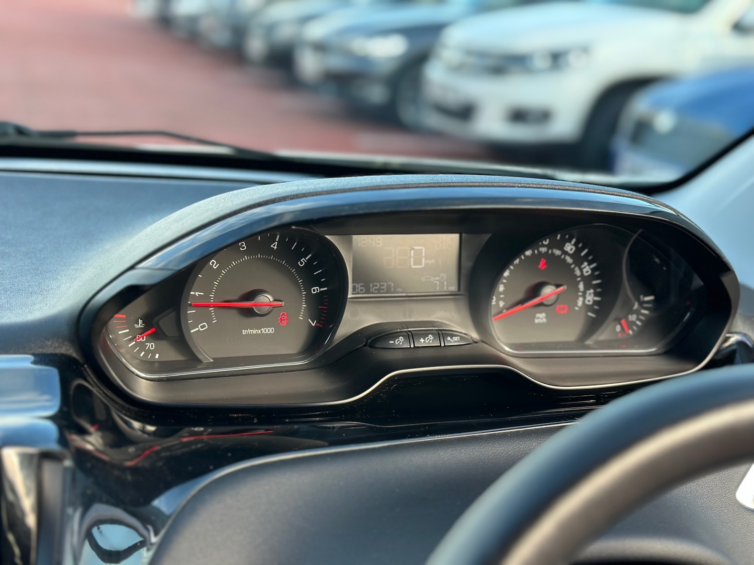 Used Peugeot 208 2014 for sale - 76742273: Photo 17