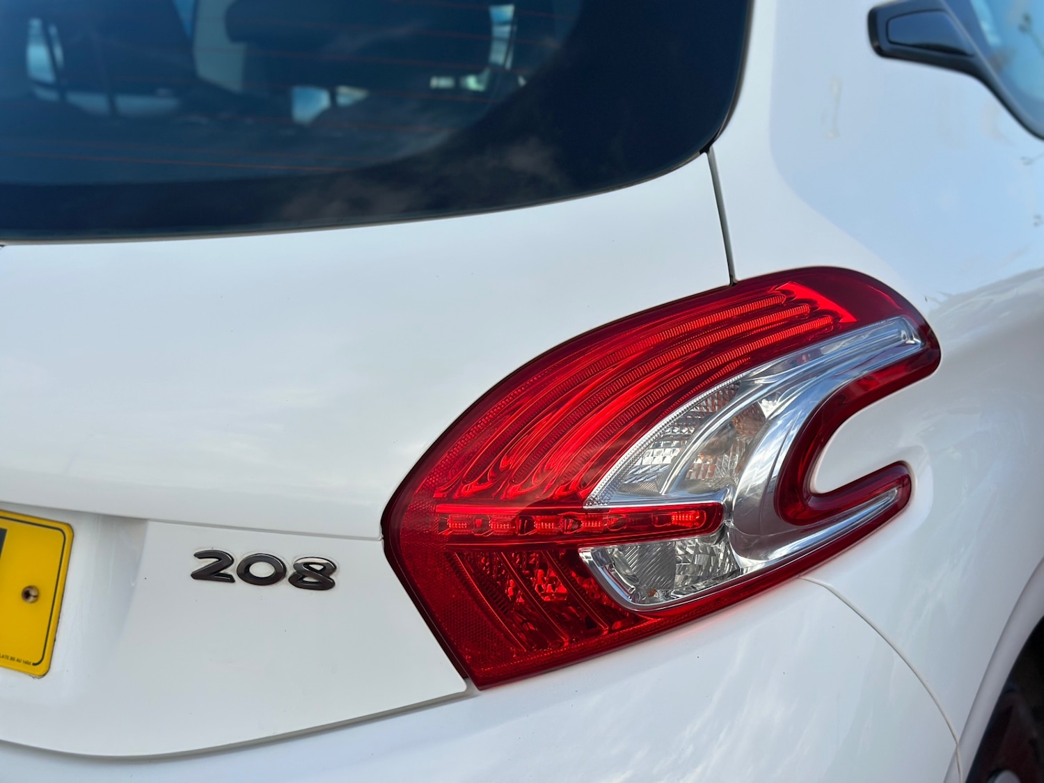 Used Peugeot 208 2014 for sale - 76742273: Photo 18