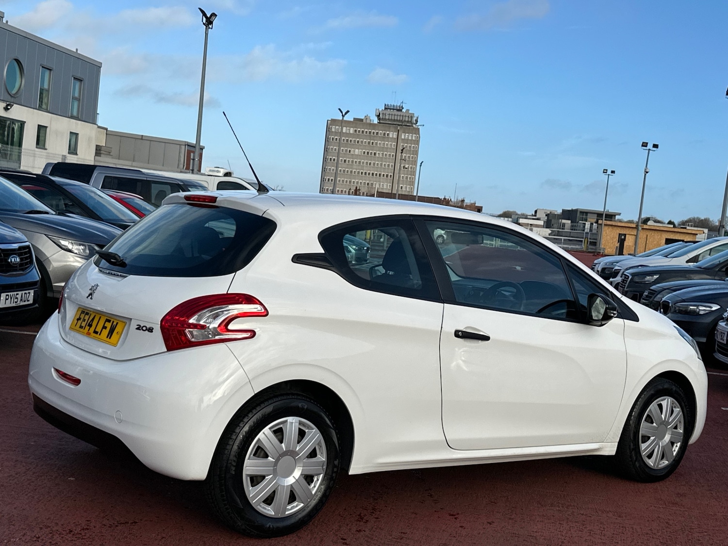 Used Peugeot 208 2014 for sale - 76742273: Photo 7