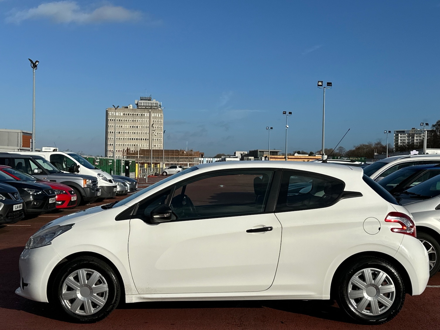 Used Peugeot 208 2014 for sale - 76742273: Photo 9