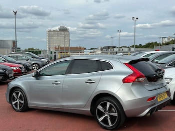 Used Volvo V40 2016 for sale - 75844411: Photo