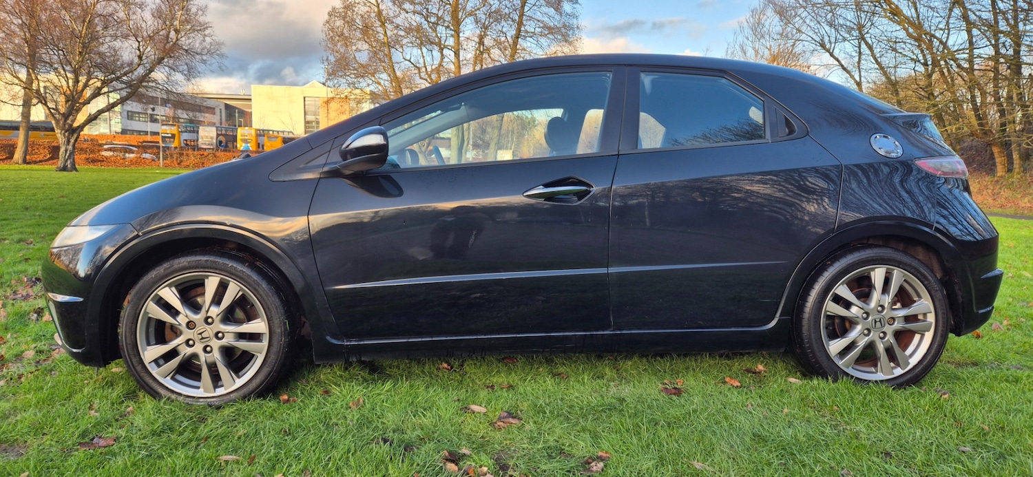 Used Honda Civic 2010 for sale - 77213574: Photo 2