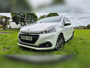 Used Peugeot 208 2016 for sale - 78976600: Photo