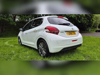 Used Peugeot 208 2016 for sale - 78976600: Photo