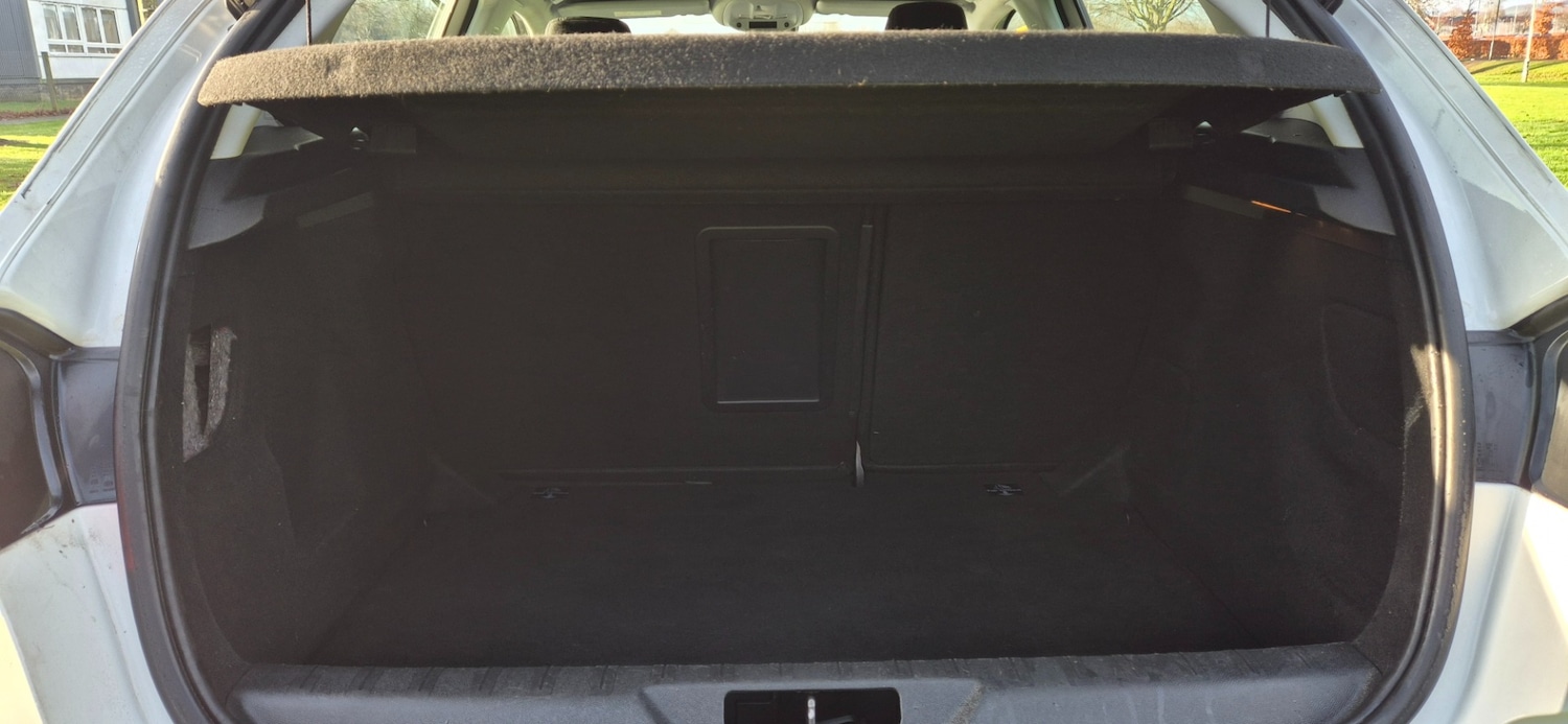 Used Peugeot 308 2015 for sale - 77541357: Photo 10