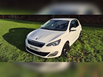 Used Peugeot 308 2015 for sale - 77541357: Photo