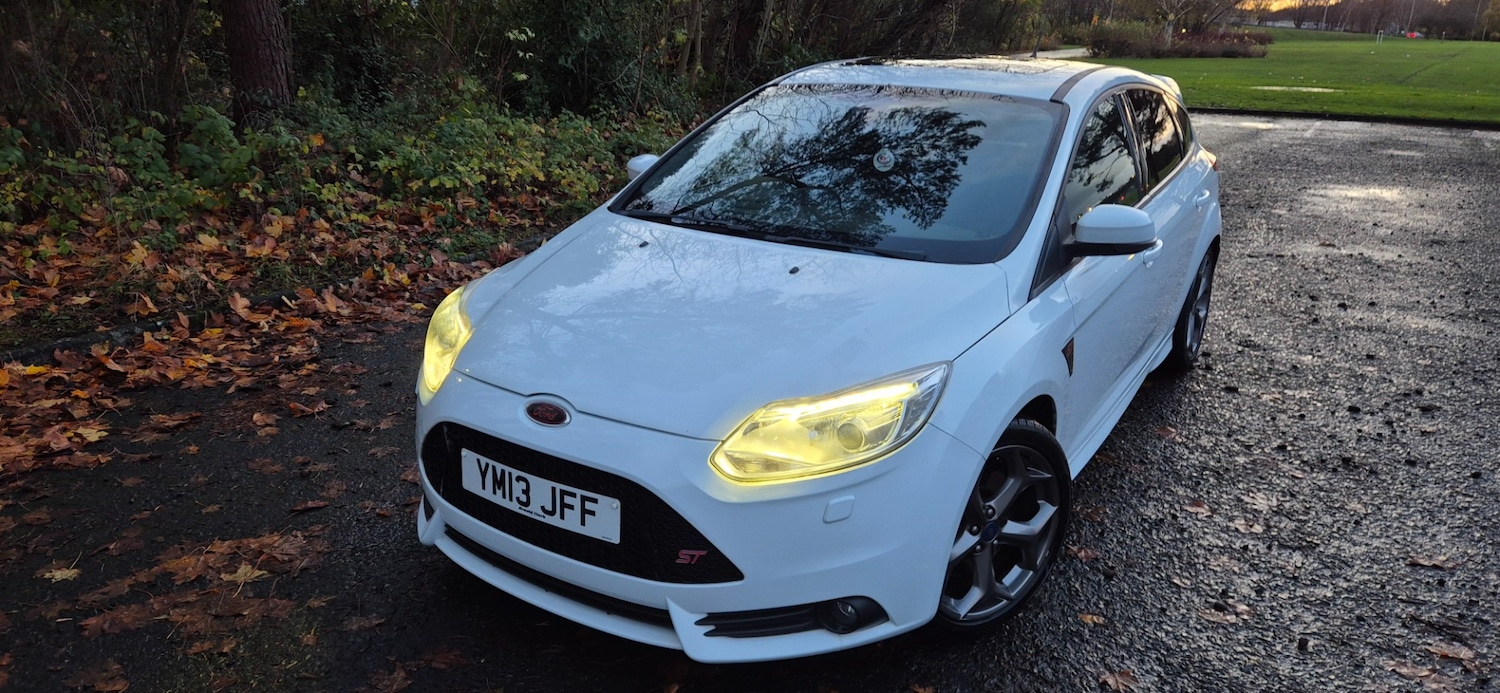 Used Ford Focus 2013 for sale - 76583363: Photo 4