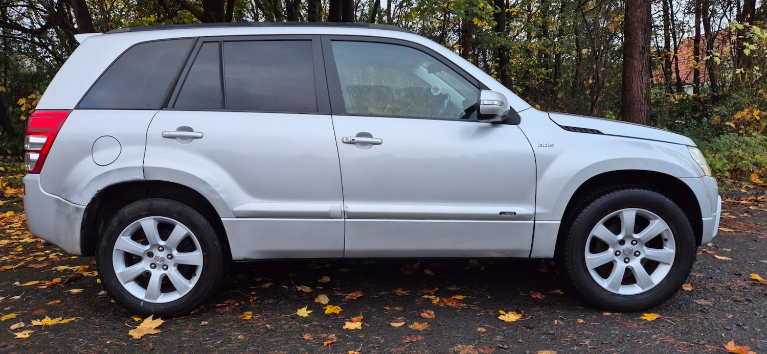 Used Suzuki Grand Vitara 2011 for sale - 76555343: Photo 2