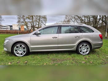 Used Skoda Superb 2012 for sale - 77676955: Photo