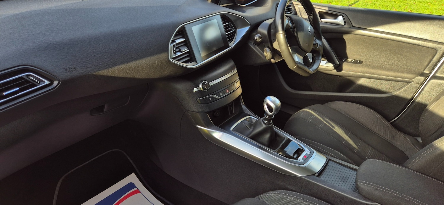 Used Peugeot 308 2015 for sale - 77223303: Photo 13