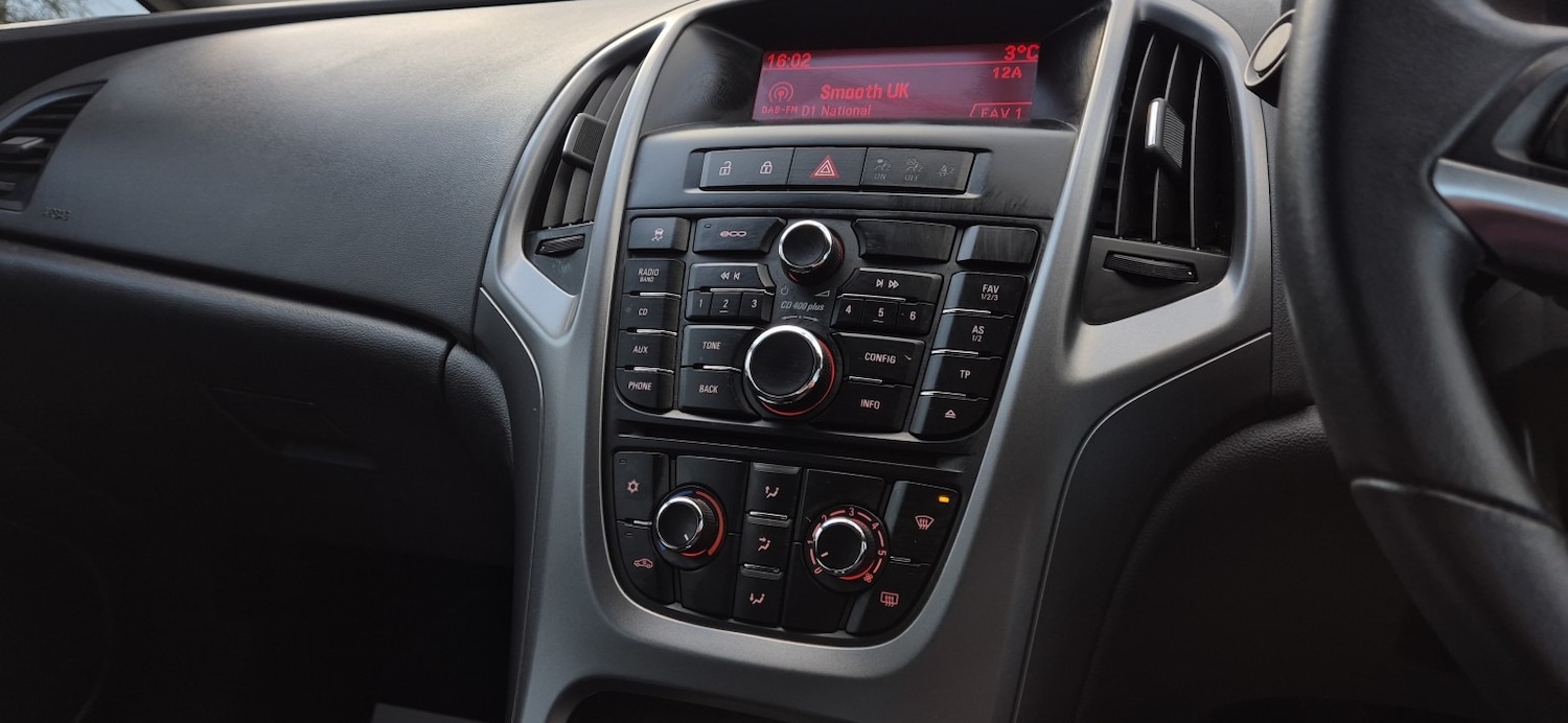 Used Vauxhall Astra GTC 2014 for sale - 77649838: Photo 17