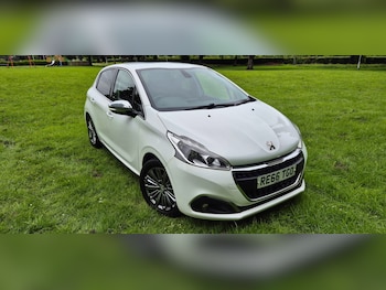 Used Peugeot 208 2016 for sale - 79352576: Photo