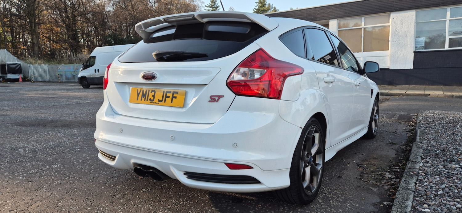 Used Ford Focus 2013 for sale - 77801823: Photo 3