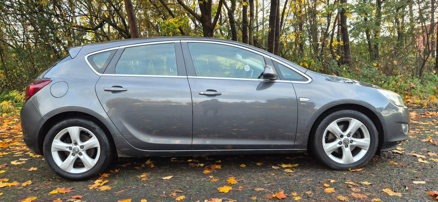 Used Vauxhall Astra 2012 for sale - 76555275: Photo 2