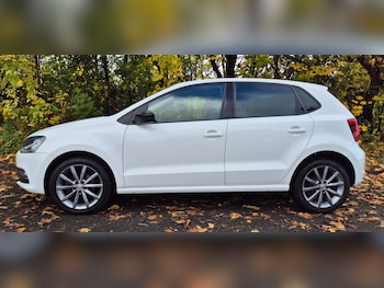 Used Volkswagen Polo 2015 for sale - 76321798: Photo