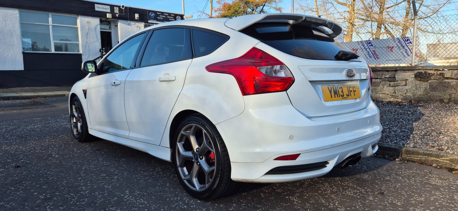 Used Ford Focus 2013 for sale - 77323515: Photo 3