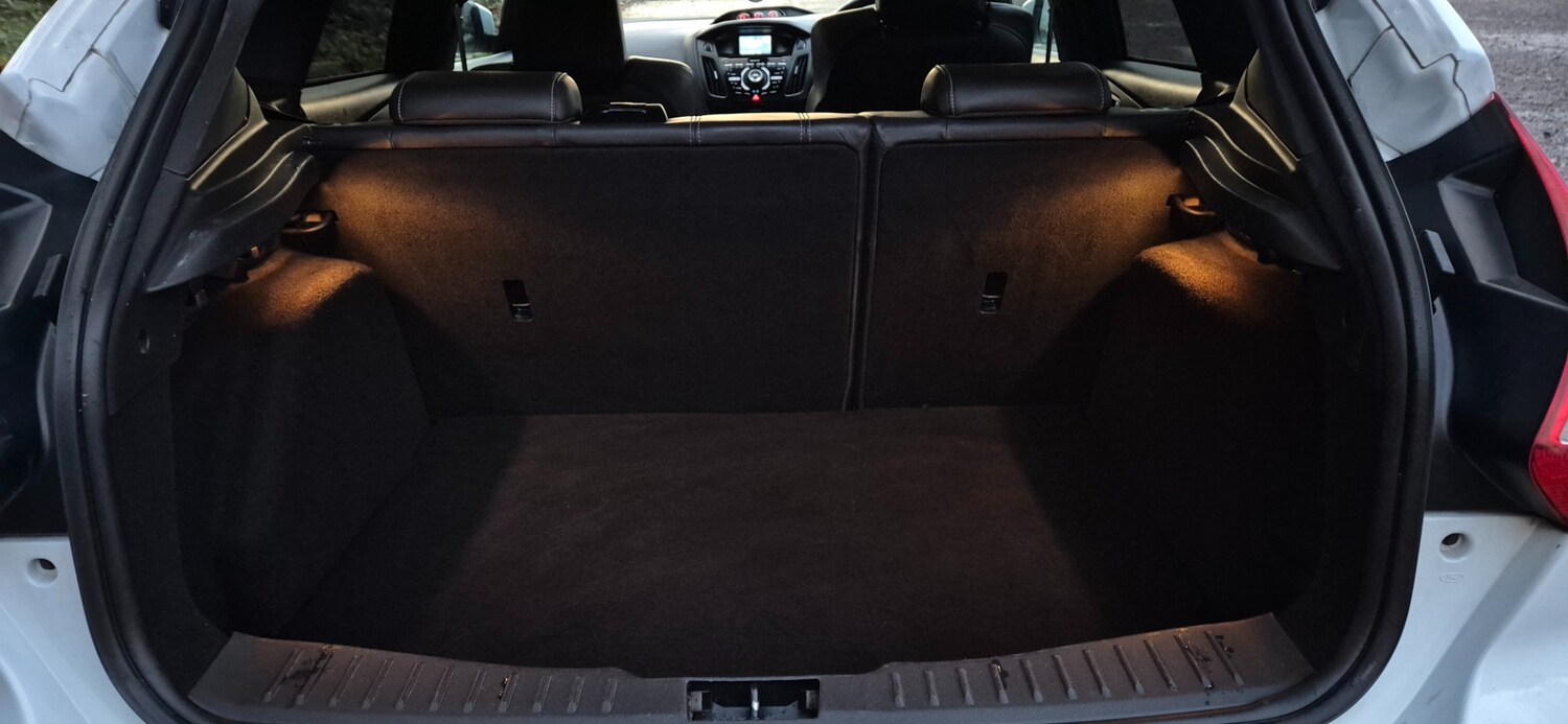 Used Ford Focus 2013 for sale - 76946885: Photo 10