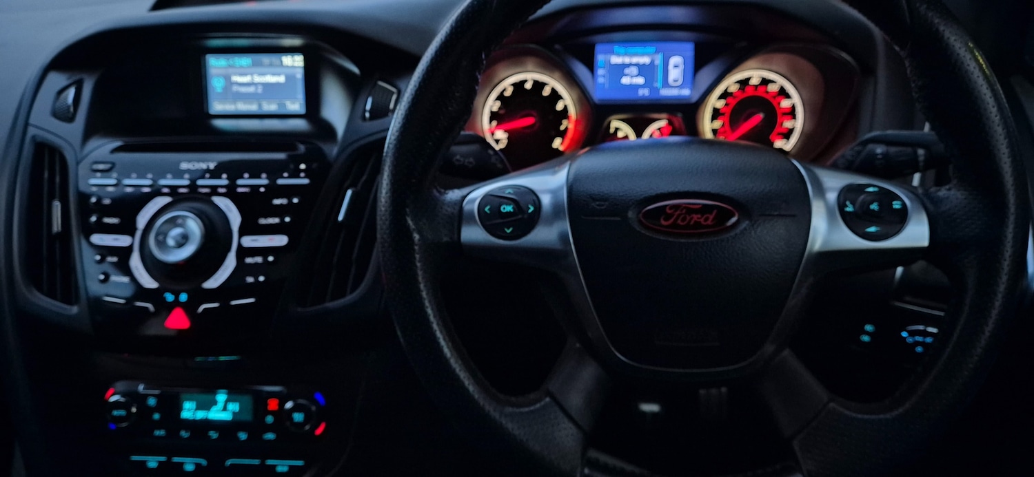 Used Ford Focus 2013 for sale - 76946885: Photo 18