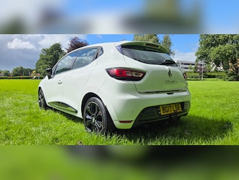 Used Renault Clio 2017 for sale - 79352473: Photo