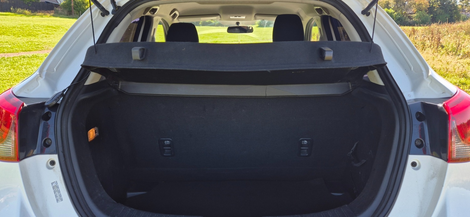 Used Mazda Mazda2 2015 for sale - 76413353: Photo 10